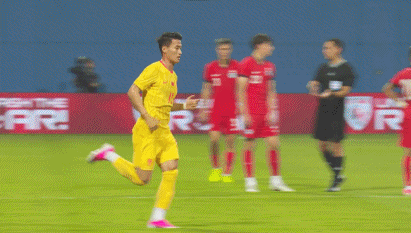 半场2-0后连换两人 林良铭魏震替补登场
