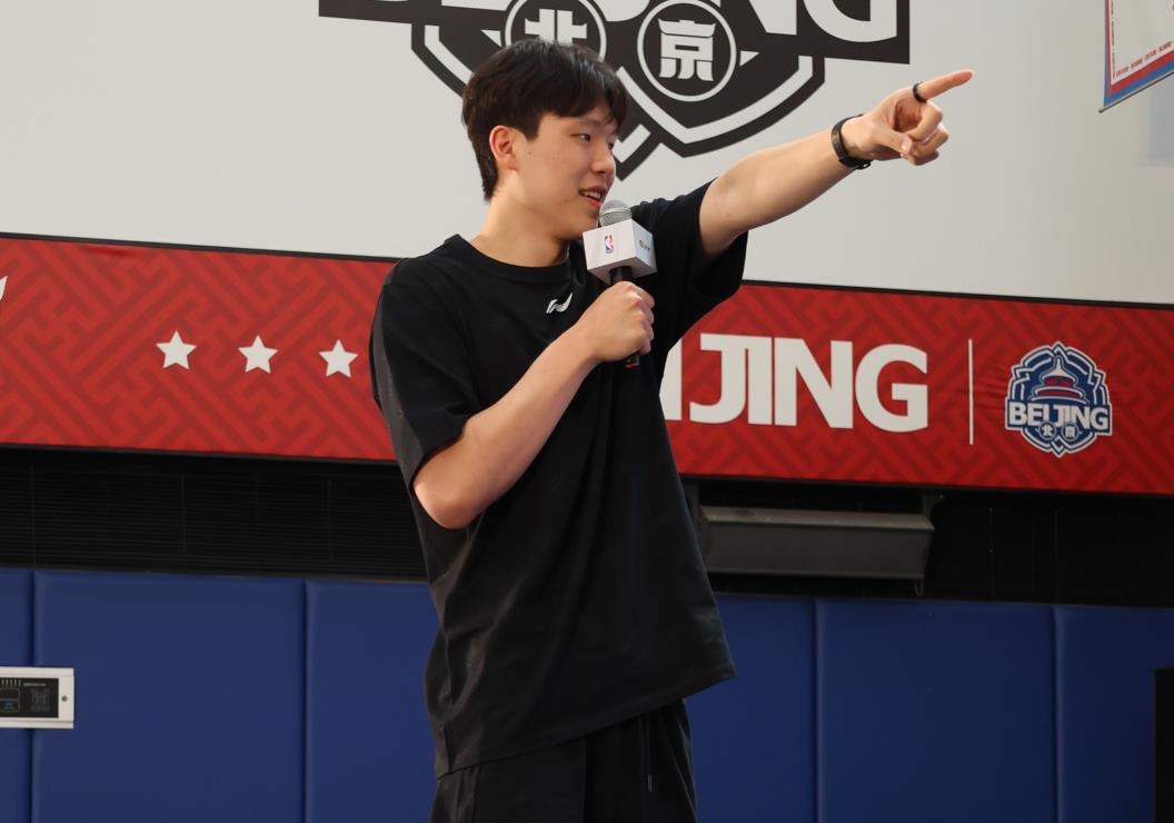 男篮世预赛名单只增不减：杨瀚森补入，热门球员因个人原因缺席