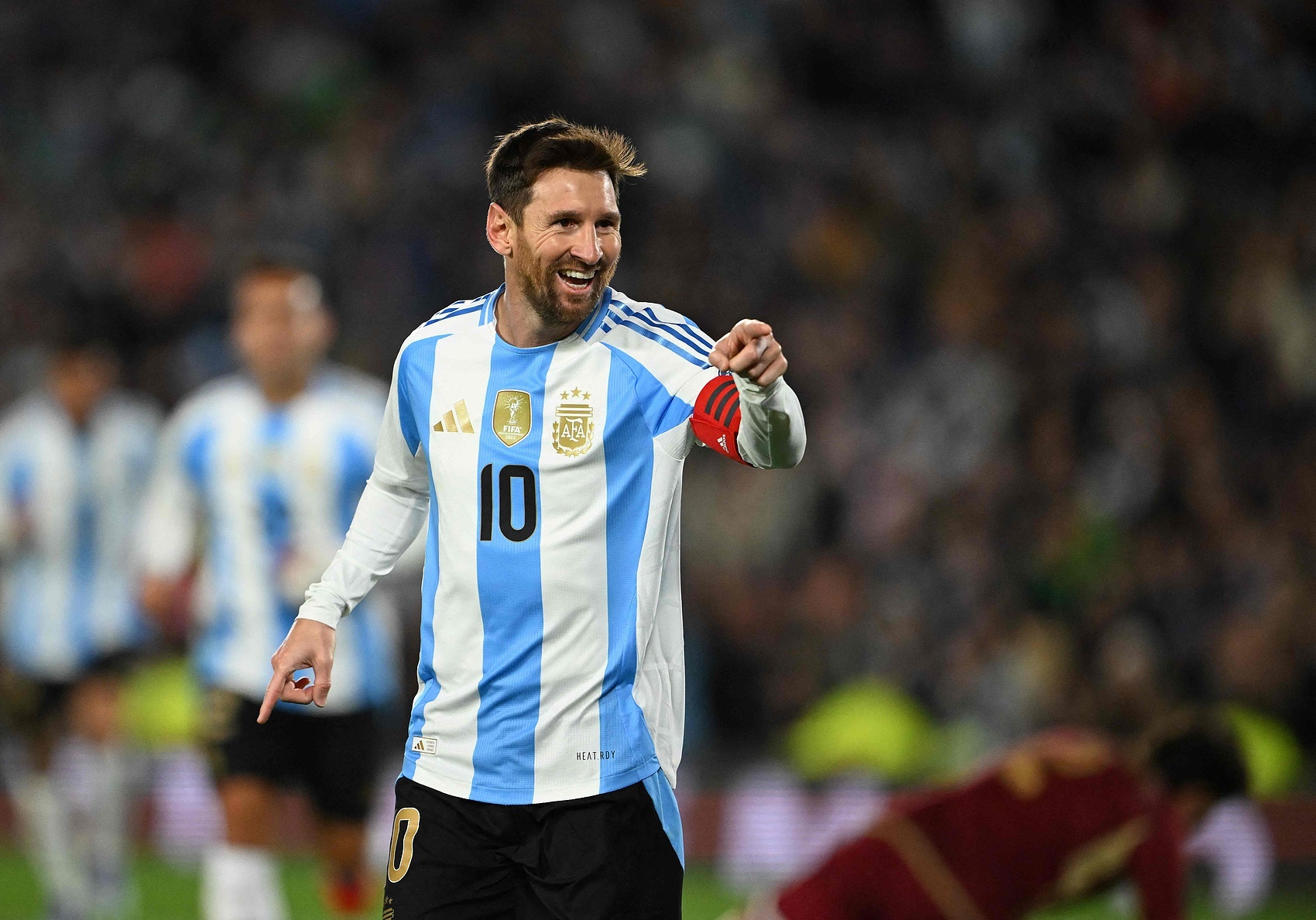 FIFA官宣金靴十大热门:姆巴佩领衔,梅西C罗在列 FIFA官宣金靴十大热门:姆巴佩领衔,梅西C罗在列