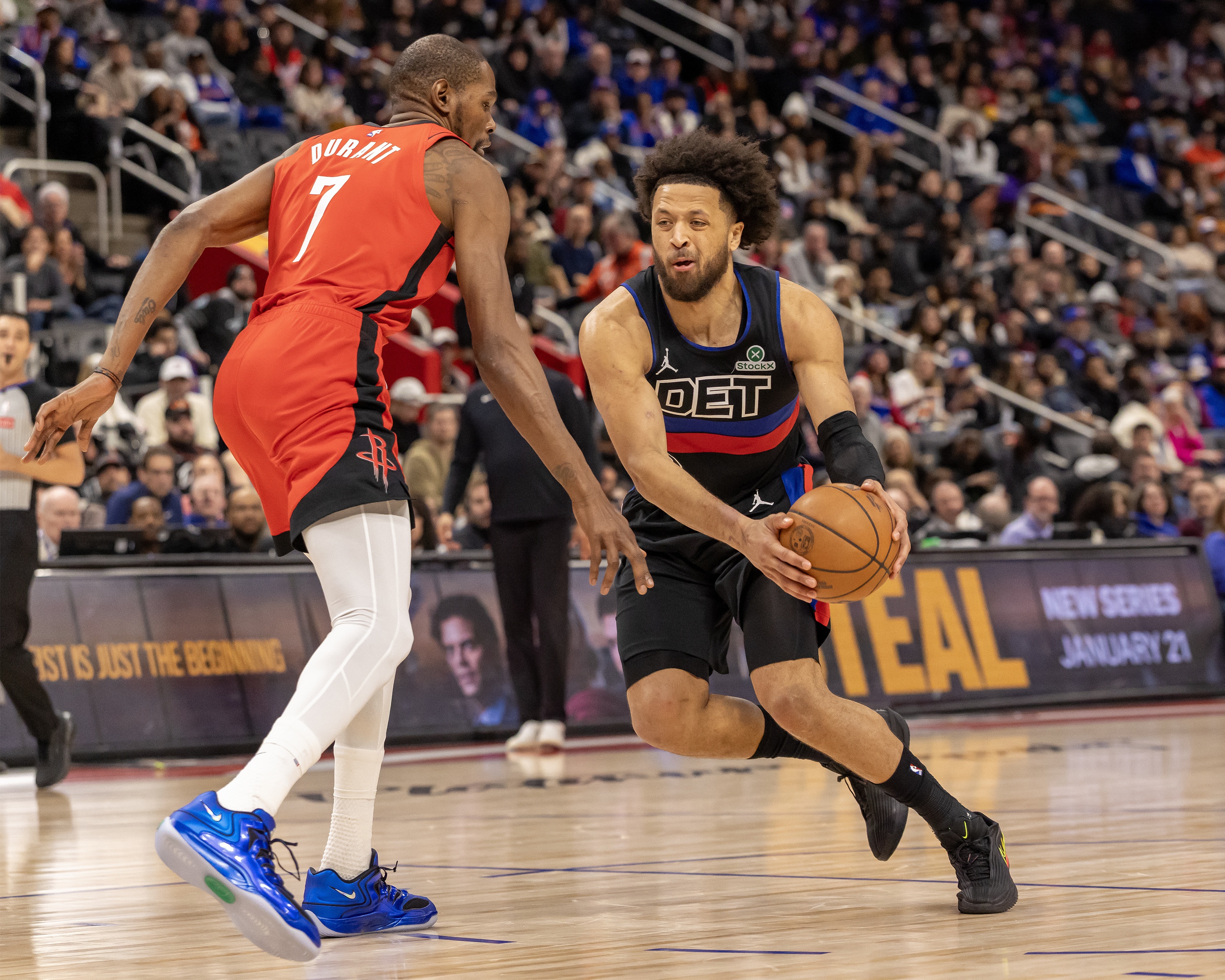 杜兰特社媒晒帽引活塞猜想 火箭无意短期兜售超级得分手