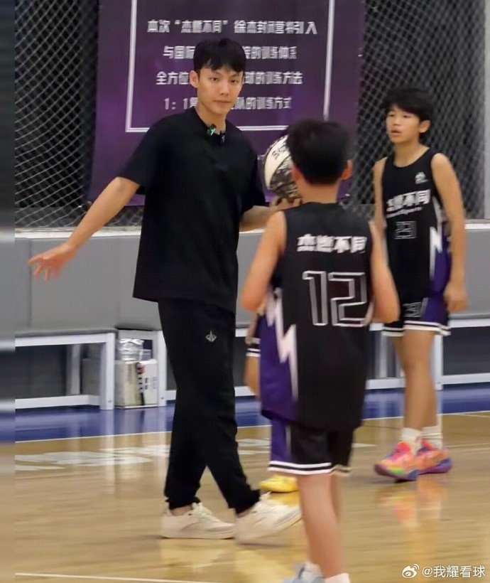 美训归来后徐杰番禺开营 手把手带教青少年