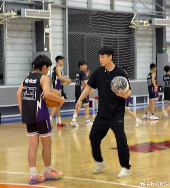 美训归来后徐杰番禺开营 手把手带教青少年