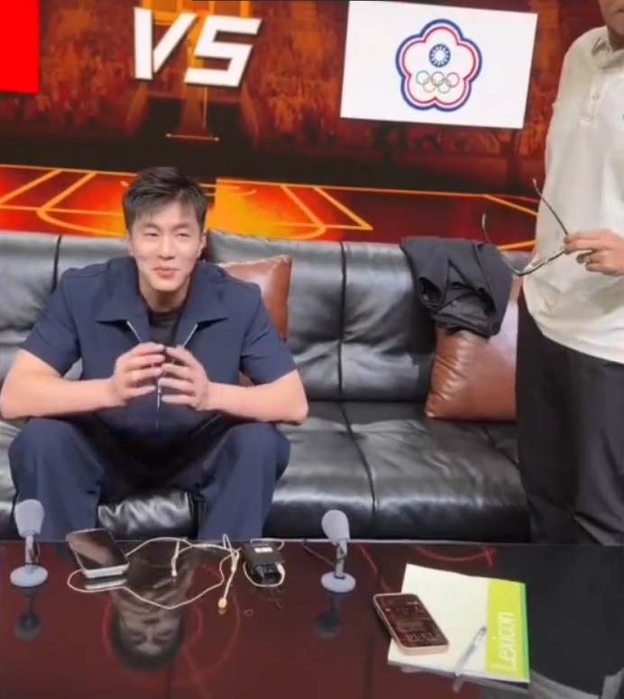 郭艾伦:不清楚能否继续打球 但还没打够 郭艾伦:不清楚能否继续打球 但还没打够