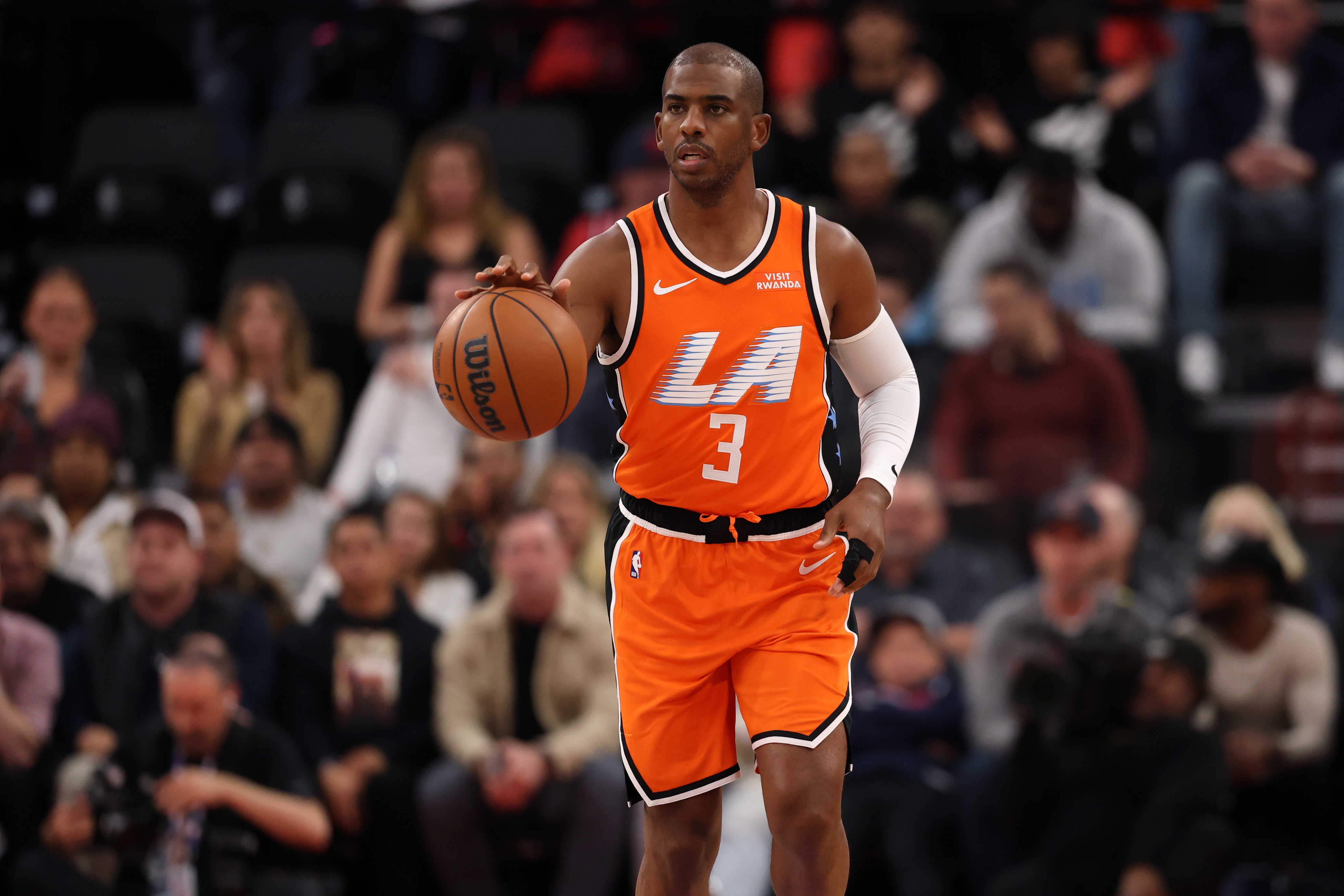 ESPN名记曝保罗或入湖人管理层 与老板艾格私交甚密