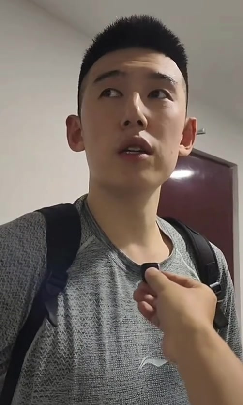 付豪:崴脚休战一周仍砍10分 辽宁内线轮转困难 付豪:崴脚休战一周仍砍10分 辽宁内线轮转困难
