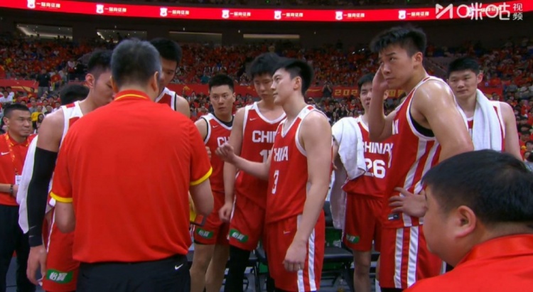 男篮热身赛评分：赵继伟3分垫底，焦泊乔赵嘉义7.5分领跑