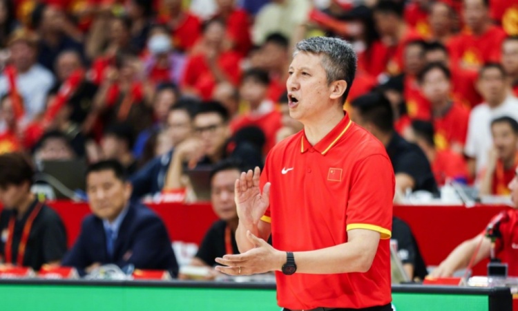 男篮热身赛评分：赵继伟3分垫底，焦泊乔赵嘉义7.5分领跑