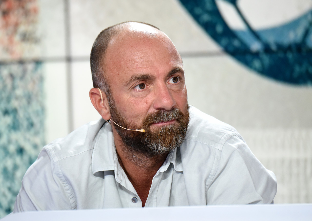杜加里谈福法纳佣金事件:球员可能缺乏主见,家人的做法太可耻 杜加里谈福法纳佣金事件:球员可能缺乏主见,家人的做法太可耻