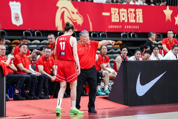 记者:中国女篮想要在本届世界杯上争取好的成绩 难度非常大