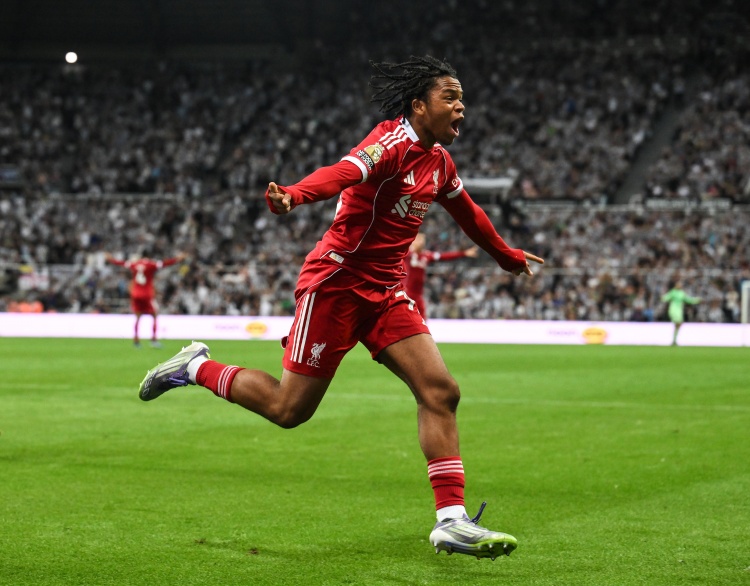 罗马诺:利物浦将恩古莫哈视为非卖品,未与任何俱乐部谈判 罗马诺:利物浦将恩古莫哈视为非卖品,未与任何俱乐部谈判