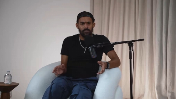 特雷·杨谈造犯规能力:我轻抚SGA胸口 他却像被钢铁侠打了一拳 特雷·杨谈造犯规能力:我轻抚SGA胸口 他却像被钢铁侠打了一拳