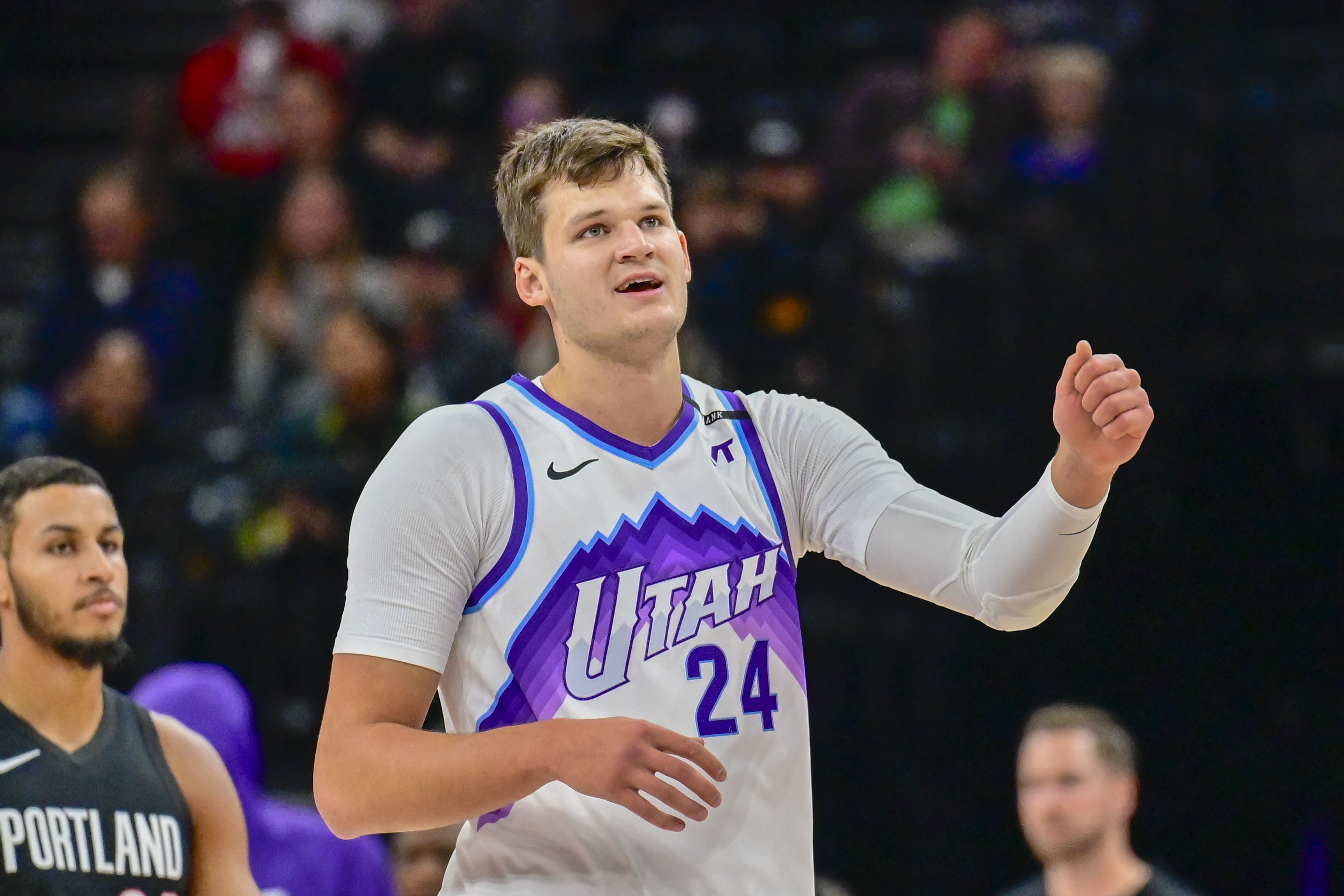 湖记:凯斯勒在场时湖人防守要达到NBA前8-10 不在时或只有16-22 湖记:凯斯勒在场时湖人防守要达到NBA前8-10 不在时或只有16-22